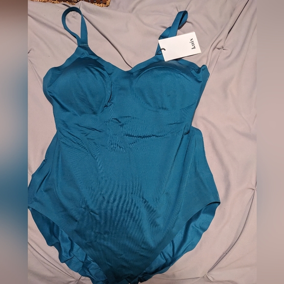 Knix V-Neck One Piece Swimsuit. NEW - Picture 7 of 9